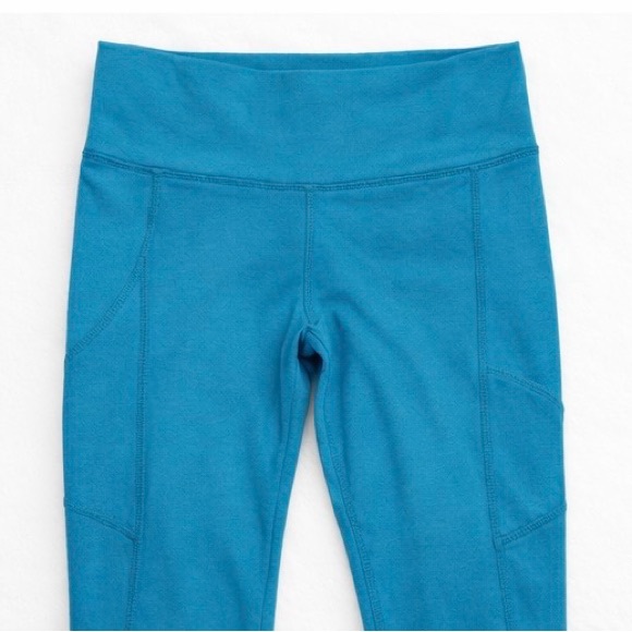 ALL IN MOTION Woman's High-Rise Leggings with Zipper Pockets - Picture 5 of 9